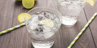 features of adhering to a drinking diet